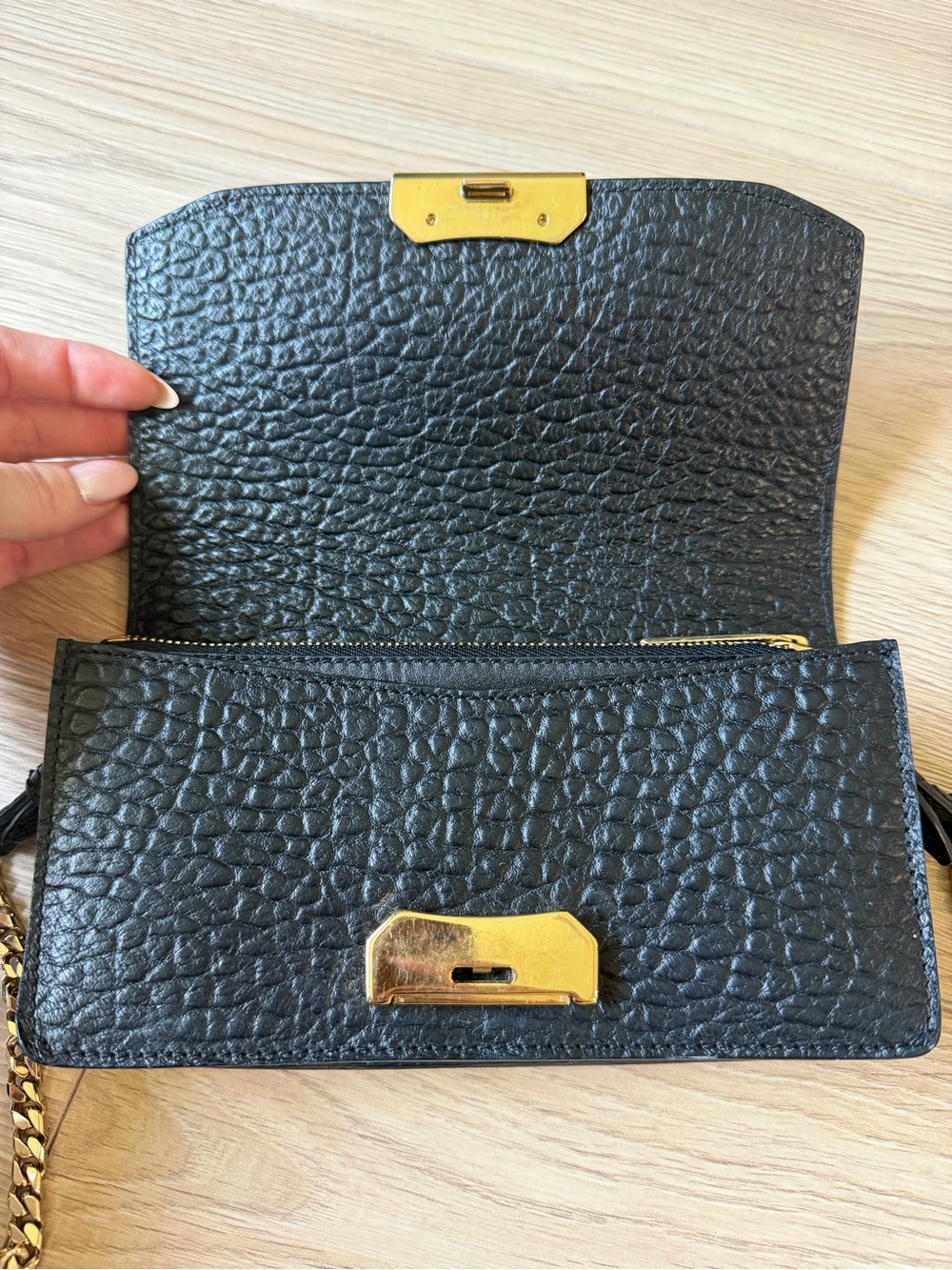Burberry Madison wallet on gold chain - Picture 3 of 10